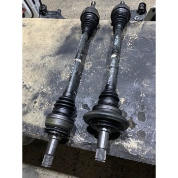 BAŞKAN TİC.MERCEDES A2133504602  W213 W217 W238 W253 W257 KASA ARKA SAĞ - SOL AKS 2133504602